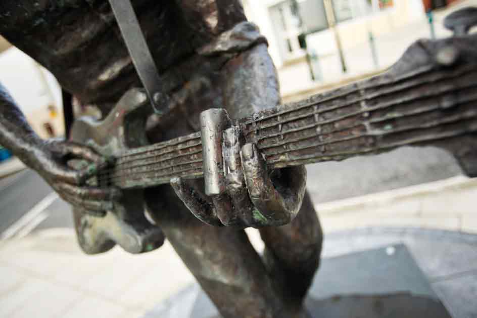 photo of the Rory Gallagher Statue 