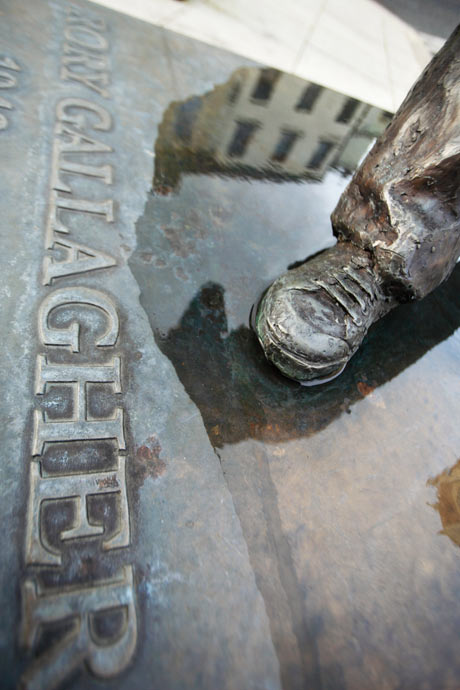 photo of the bottom of the Rory Gallagher Statue 