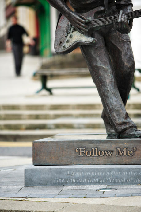 photo of the Rory Gallagher Statue 